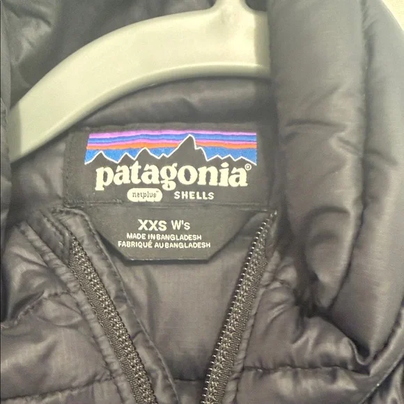 Patagonia Black Women's Down Puffer Jacket - Picture 3 of 3